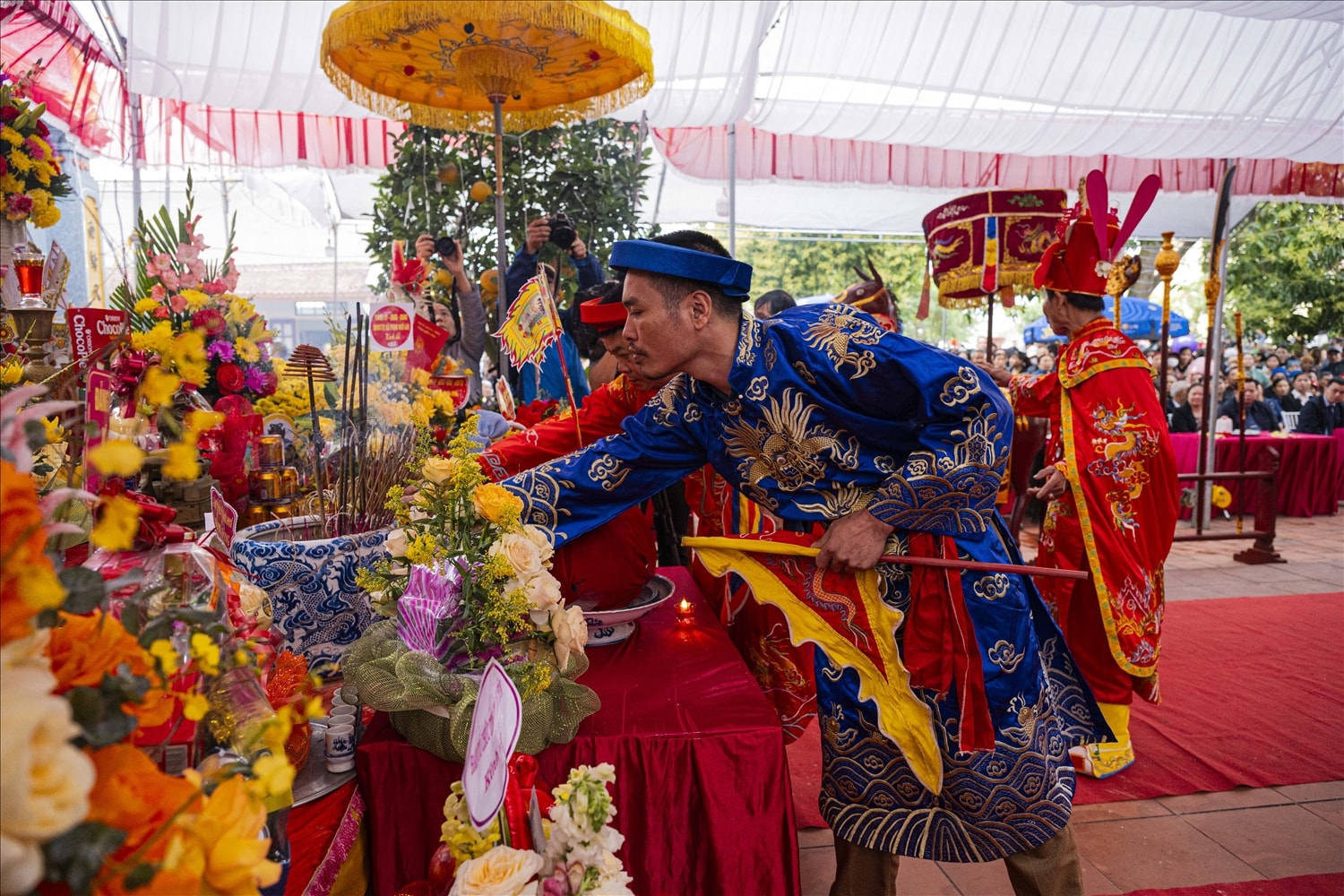 Lễ hội Đền Hét được tổ chức với phương châm: Đoàn kết - vui tươi - lành mạnh - an toàn - tiết kiệm. Trong khuôn khổ Lễ hội, bên cạnh các nghi thức tế lễ trang nghiêm, phần hội diễn ra vô cùng sôi động với các trò chơi dân gian như chọi gà, cờ tướng, đấu vật...