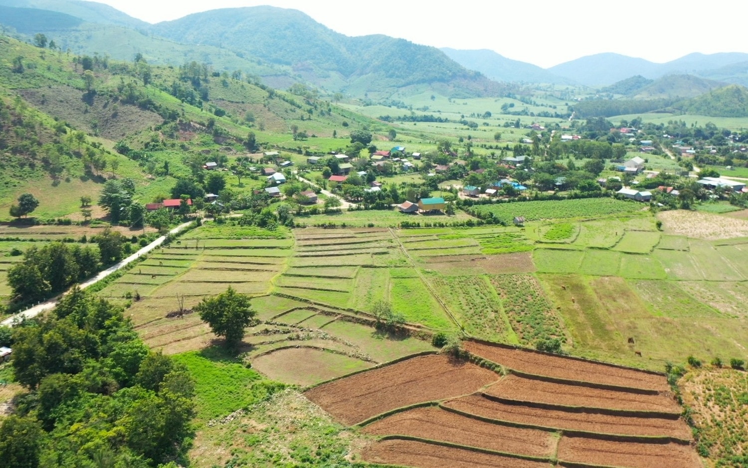 Người dân buôn Ma Giai mong muốn được hỗ trợ đất sản xuất để ổn định sinh kế. (Ảnh:  Đ.M)