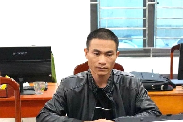 Lái tàu chở đá Nguyễn Văn Thâm  (Ảnh Trọng Bảo)
