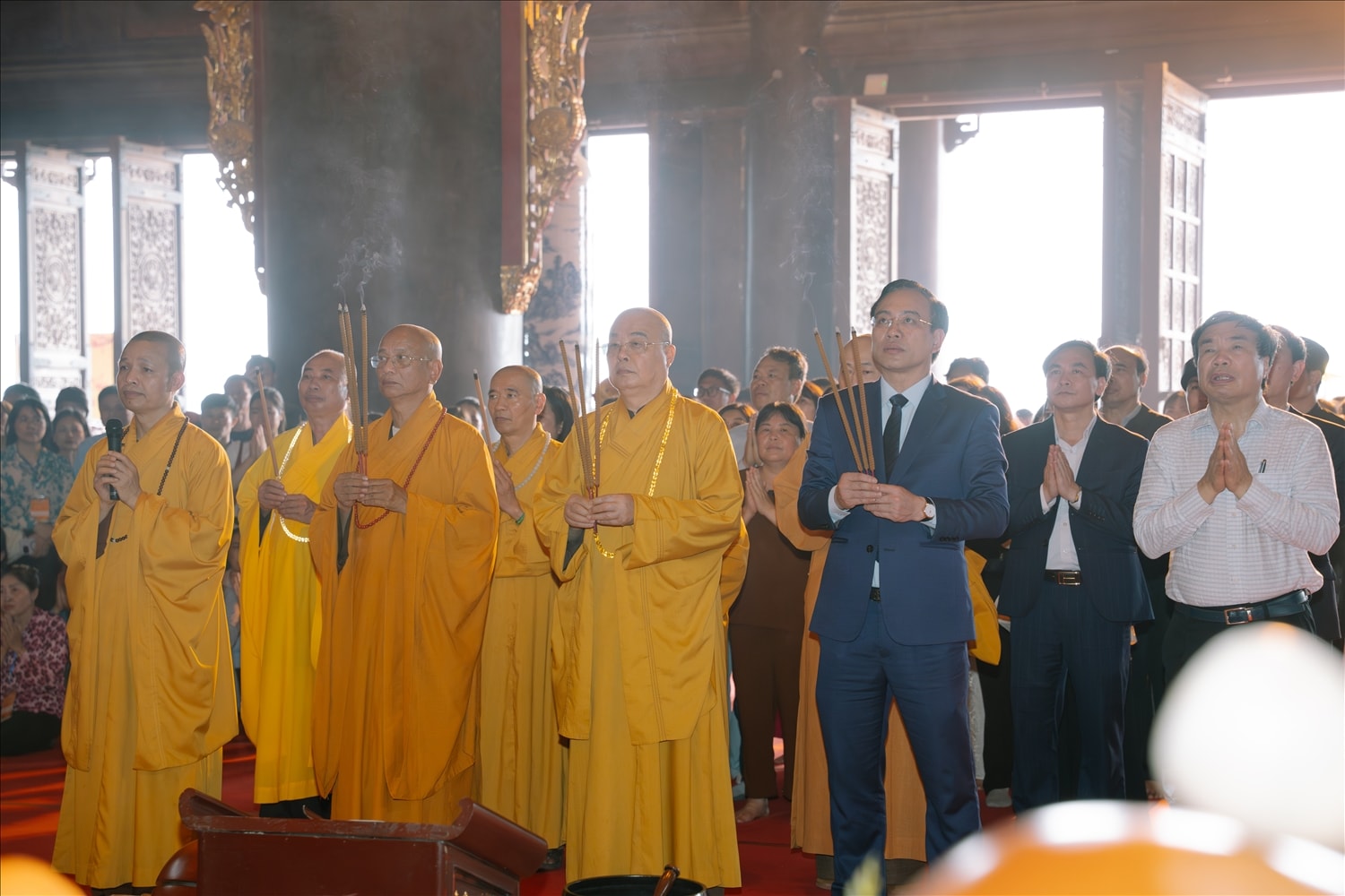 Các đại biểu tham dự buổi lễ