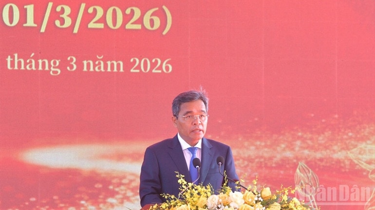 Bí thư Tỉnh ủy Quảng Ngãi Hồ Văn Niên phát biểu ý kiến tại Lễ kỷ niệm. (Ảnh: Thanh Giang)