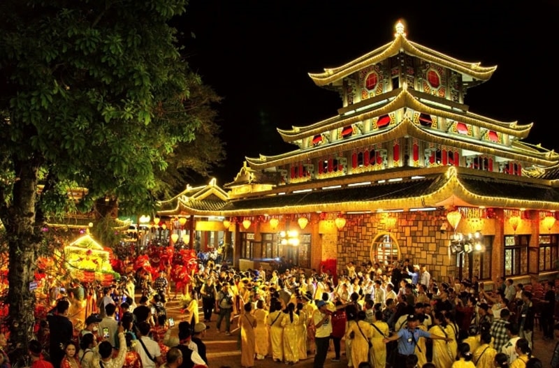 Lễ hội Miếu Bà Chúa Xứ Núi Sam. Ảnh sưu tầm
