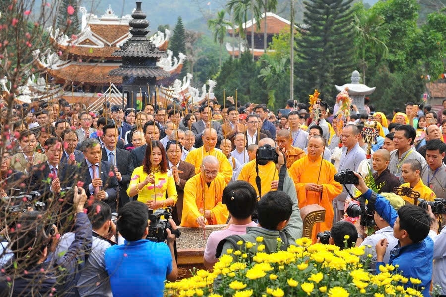 Lễ hội Chùa Hương (ảnh sưu tầm)