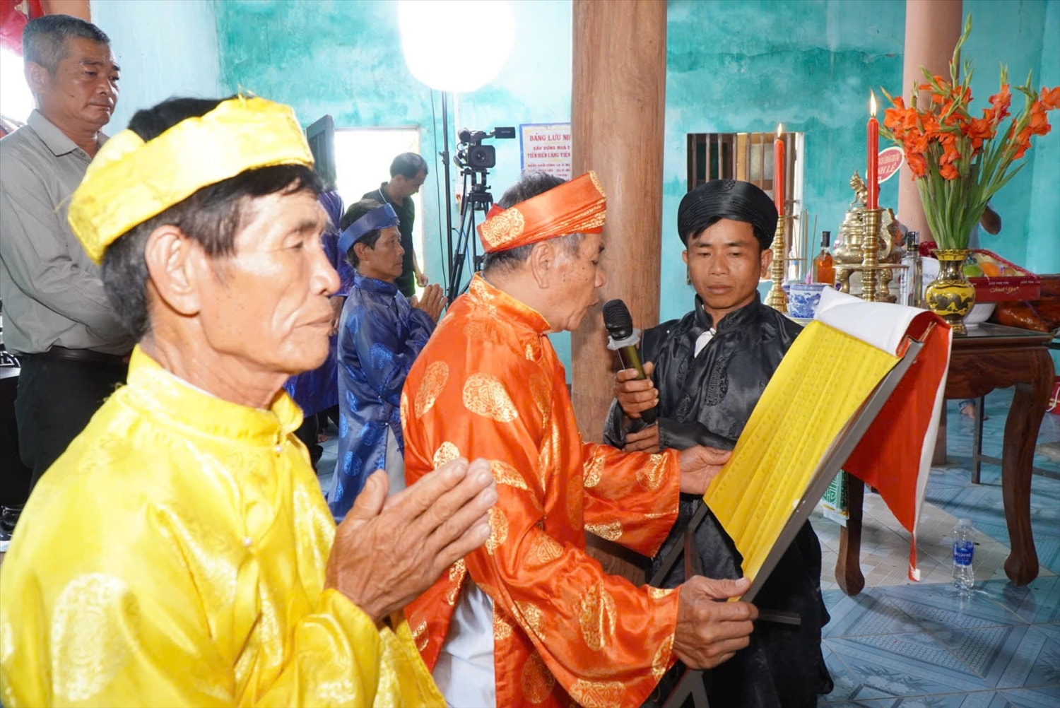 Nghi lễ tại hội truyền thống làng Tiên Châu.