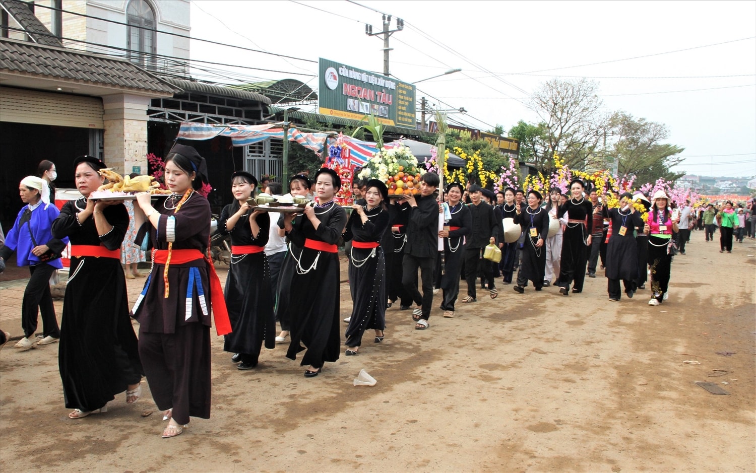 Em kg tin: Hội tụ sắc màu văn hóa ở Lễ hội dân gian Việt Bắc trên Tam Giang 7