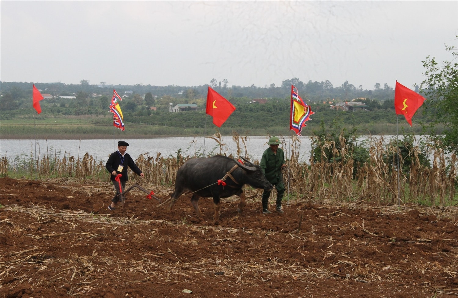 Em kg tin: Hội tụ sắc màu văn hóa ở Lễ hội dân gian Việt Bắc trên Tam Giang 9