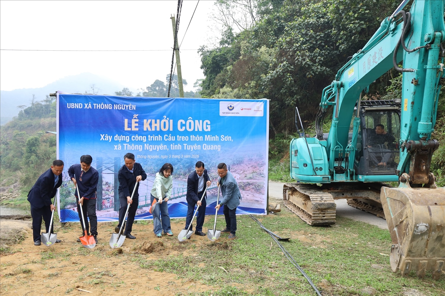 Cầu treo thôn Minh Sơn sẽ được hoàn thiện và đưa vào sử dụng trước mùa mưa lũ năm nay 