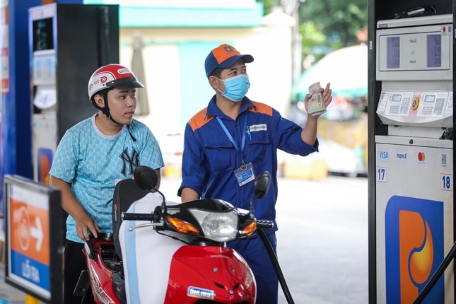 Nguồn cung xăng dầu trong nước vẫn ổn định (Ảnh IT)