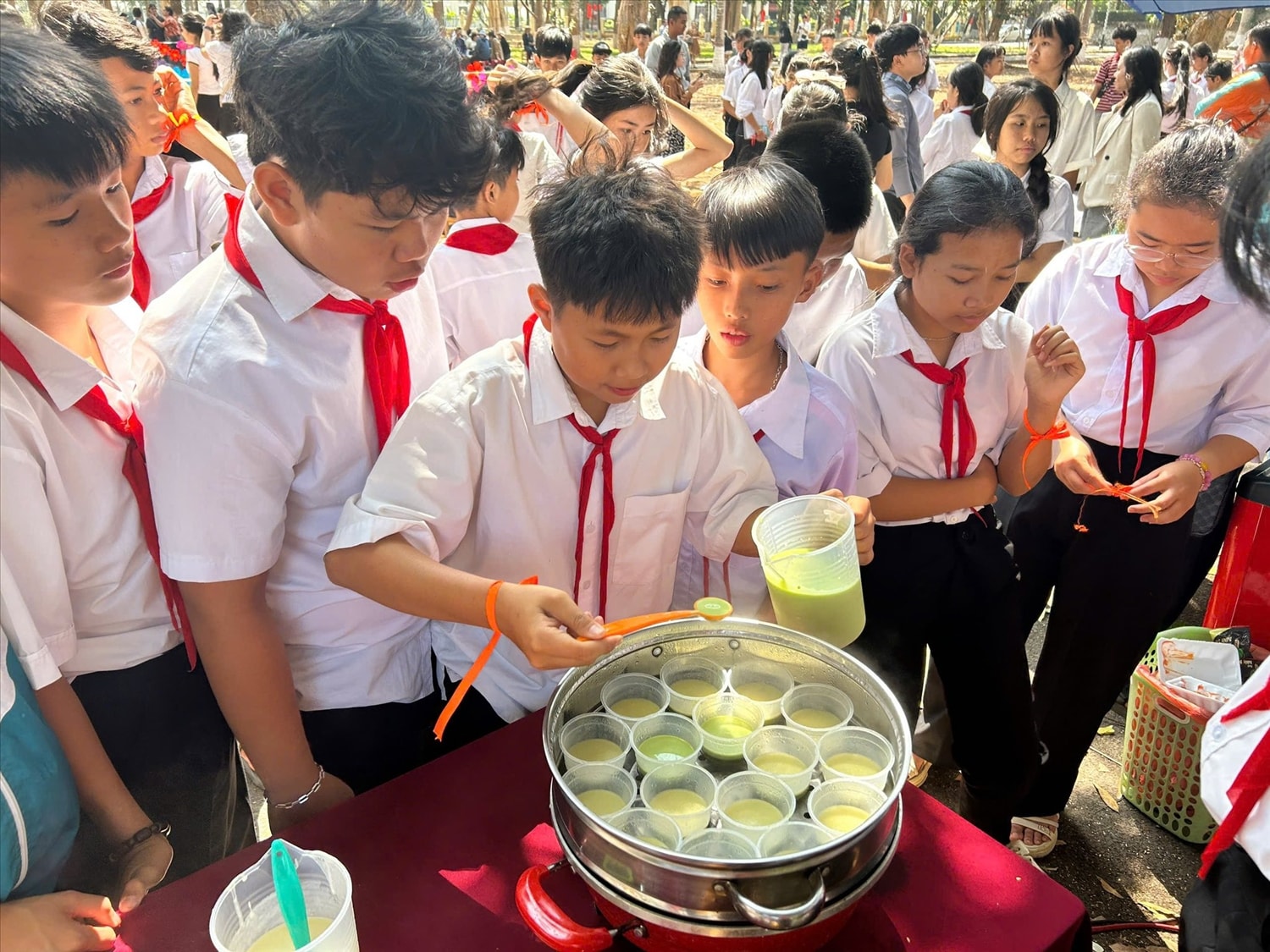 Em kg tin: Phiên chợ trên cao nguyên – Không gian văn hóa, nghệ thuật giữa lòng Buôn Ma Thuột 7