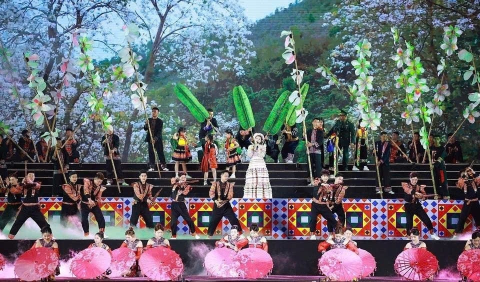 Chương trình biểu diễn  nghệ thuật đặc sắc