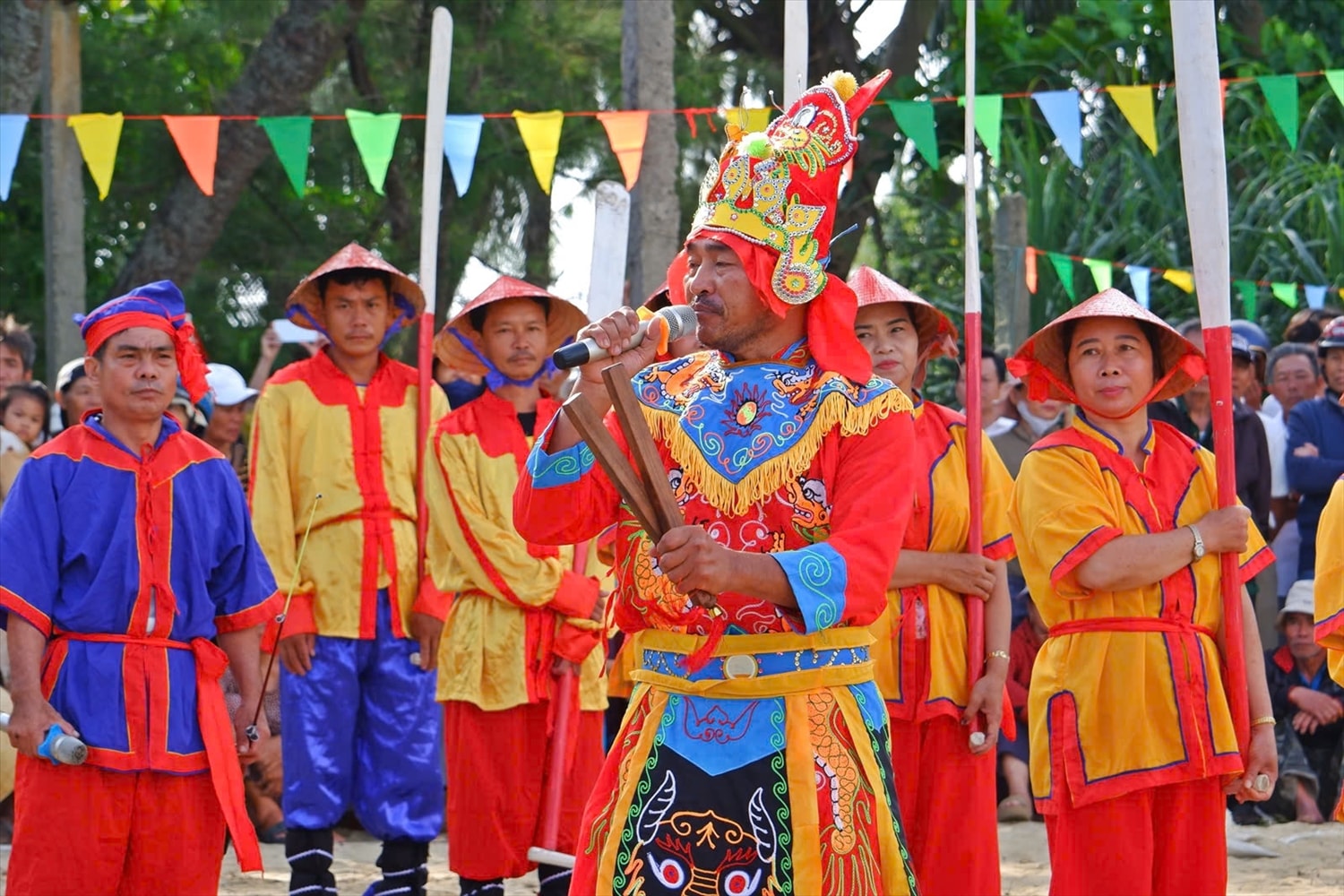 Trong khuôn khổ lễ hội có nhiều hoạt động văn hóa đặc sắc. (Ảnh HĐ)