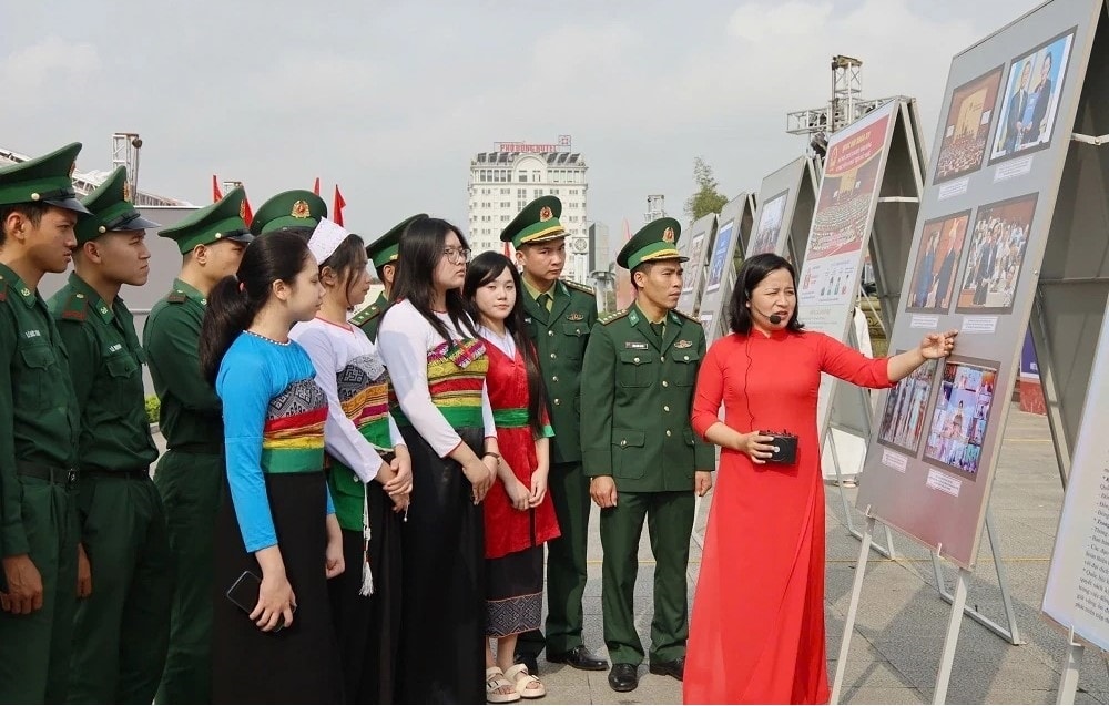 Thanh Hóa triển lãm ảnh tư liệu, tranh cổ động về bầu cử Quốc hội khóa XVI