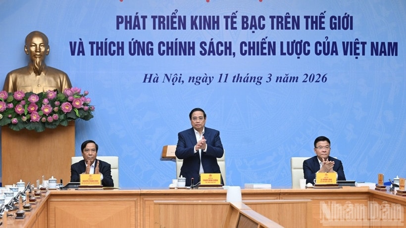 Thủ tướng Chính phủ Phạm Minh Chính chủ trì Hội nghị trực tuyến phát triển kinh tế bạc trên thế giới và thích ứng chính sách, chiến lược của Việt Nam. (Ảnh: TRẦN HẢI) 