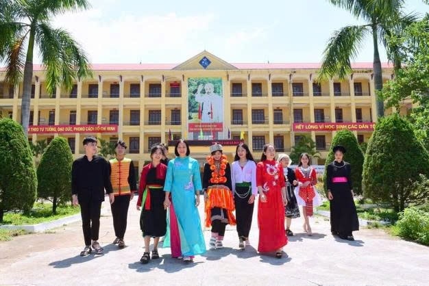 Thống nhất mô hình giáo dục đặc thù tại khu vực biên giới 