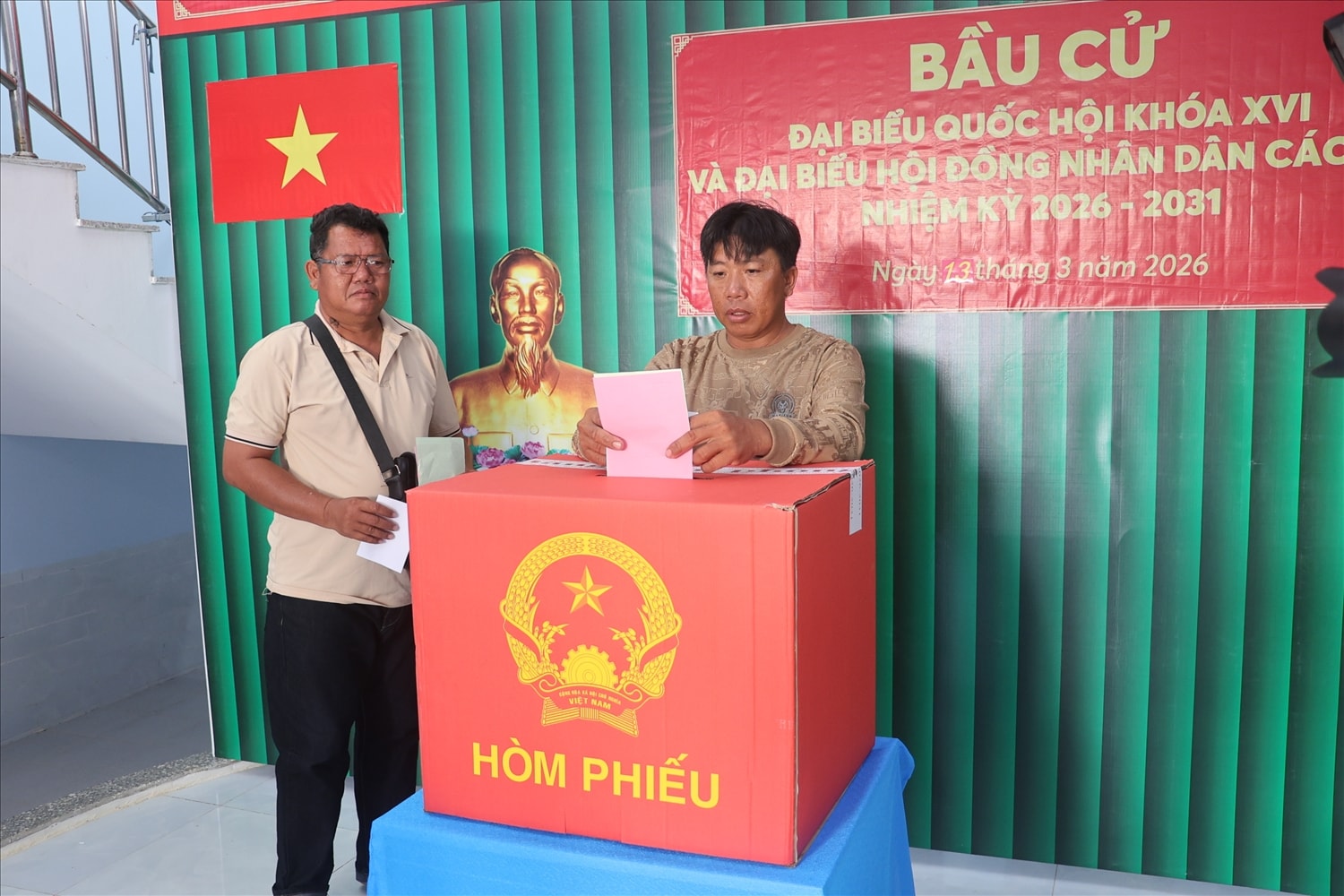 Cử tri đảo Hòn Chuối bỏ phiếu bầu cử, gửi gắm nhiều kỳ vọng