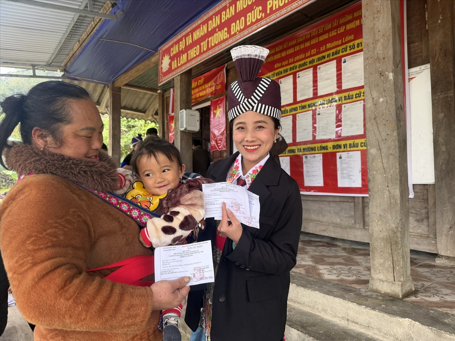 Lá phiếu của niềm tin và hi vọng - Ảnh: T.H