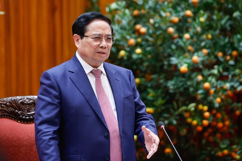 Thủ tướng yêu cầu phân công cụ thể, rõ trách nhiệm giữa các bộ, ngành liên quan và phải phối hợp chặt chẽ với nhau trong việc triển khai các biện pháp quản lý, bình ổn giá xăng dầu - Ảnh: VGP/Nhật Bắc