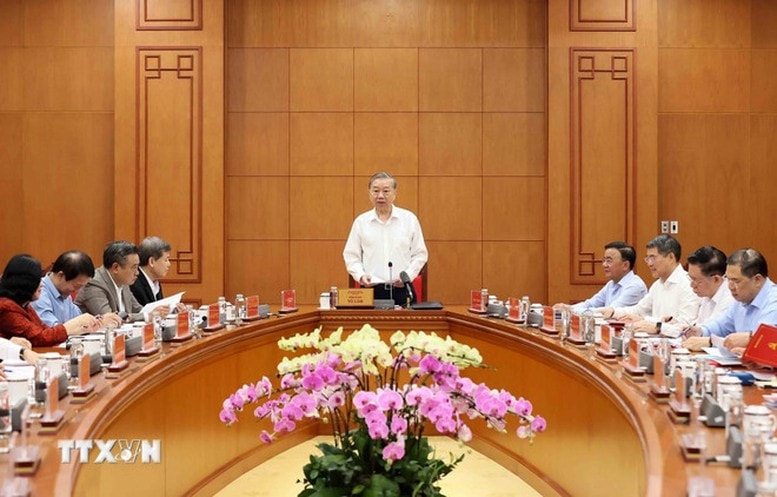 Tổng Bí thư nhấn mạnh năm 2026 là năm đầu tiên triển khai thực hiện Nghị quyết Đại hội lần XIV của Đảng, thống nhất cao là phải kiên quyết, kiên trì đẩy mạnh đấu tranh ngăn chặn, đẩy lùi tham nhũng, lãng phí, tiêu cực với phương châm quyết liệt hơn, hiệu quả hơn và bền vững hơn - Ảnh: TTXVN