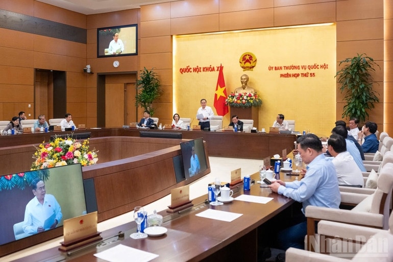 Quang cảnh phiên họp. (Ảnh: DUY LINH)