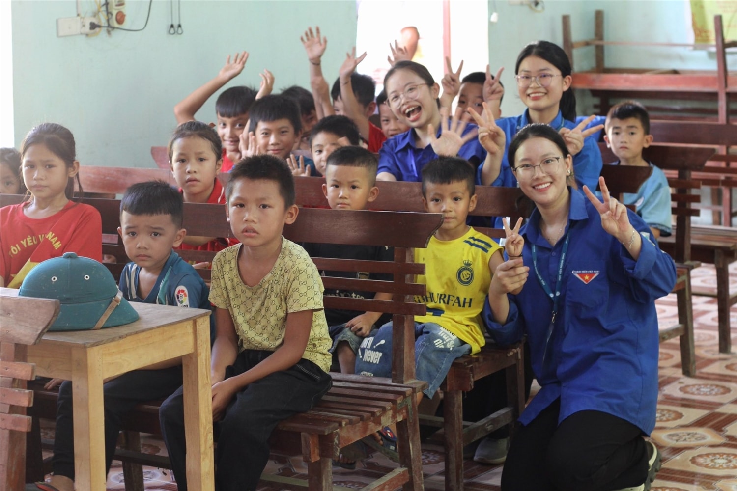 Mạc Lương Hà Anh tích cực tham gia các hoạt động hướng tới vùng DTTS do Đoàn Thanh niên Học viện Ngoại giao tổ chức