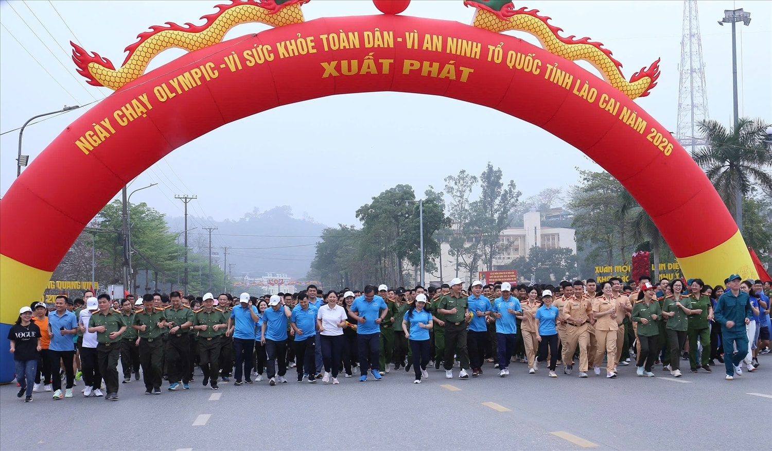 Sự kiện thể thao đã thu hút hàng nghìn cán bộ, Nhân dân và các vận động viên tham gia (Ảnh Trọng Bảo)