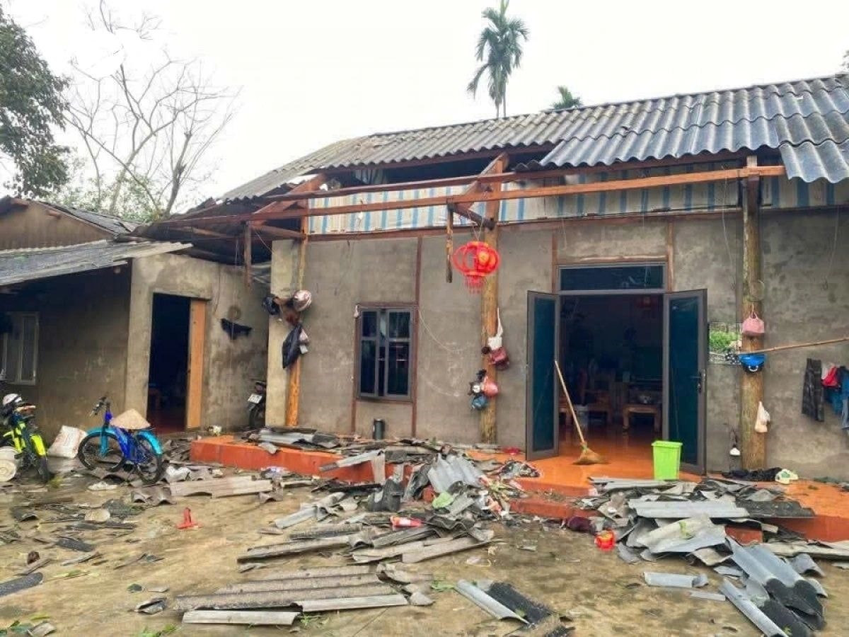 Trên 600 ngôi nhà ở lào Cai  bị hư hỏng, tốc mái (Ảnh Trọng Bảo)