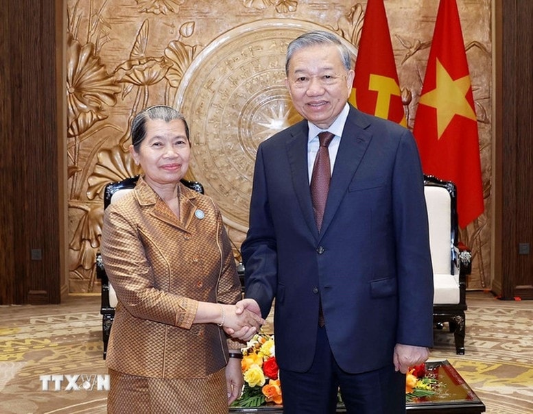 Tổng Bí thư Tô Lâm tiếp bà Men Sam An, Phó Chủ tịch Đảng Nhân dân Campuchia, Chủ tịch Hội đồng Quốc gia Mặt trận Đoàn kết Phát triển Tổ quốc Campuchia - Ảnh: TTXVN