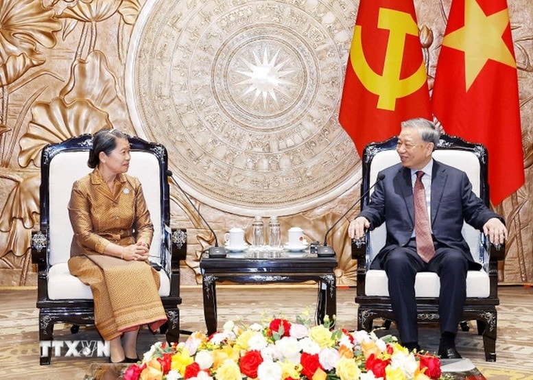 Tổng Bí thư Tô Lâm chúc mừng cơ quan Mặt trận hai nước đã ký Thỏa thuận hợp tác giai đoạn 2026-2031; khẳng định Đảng và Nhà nước Việt Nam luôn dành ưu tiên cao cho mối quan hệ hữu nghị với Campuchia - Ảnh: TTXVN