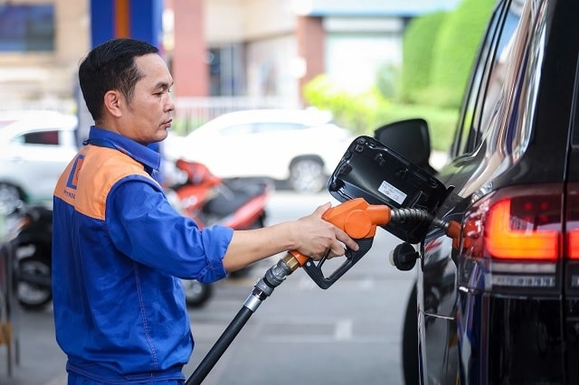 Giá xăng dầu được dự báo còn nhiều biến động (Ảnh IT)