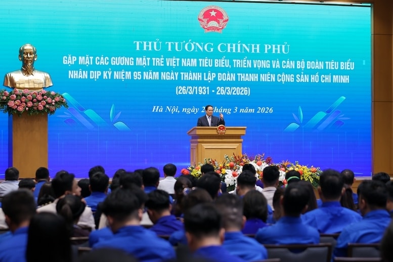 Thủ tướng nhấn mạnh, các thế hệ thanh niên Việt Nam hôm nay tự hào được tiếp bước truyền thống hào hùng của các thế hệ cha anh trong suốt chiều dài lịch sử 95 năm trưởng thành và phát triển của thanh niên Việt Nam - Ảnh: VGP/Nhật Bắc