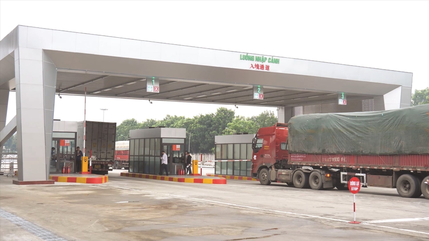  An ninh trật tự biên giới được giữ vững, góp phần thúc đẩy phát triển kinh tế - xã hội.  Ảnh: Trọng Bảo