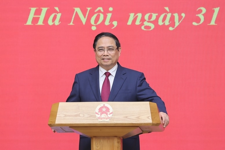 Thủ tướng đề nghị đồng chí Bùi Thế Duy cũng lãnh đạo Đại học Quốc gia Hà Nội phát huy tối đa khả năng của mình, gương mẫu đi đầu, tập trung làm tốt một số nhiệm vụ - Ảnh: VGP/Nhật Bắc