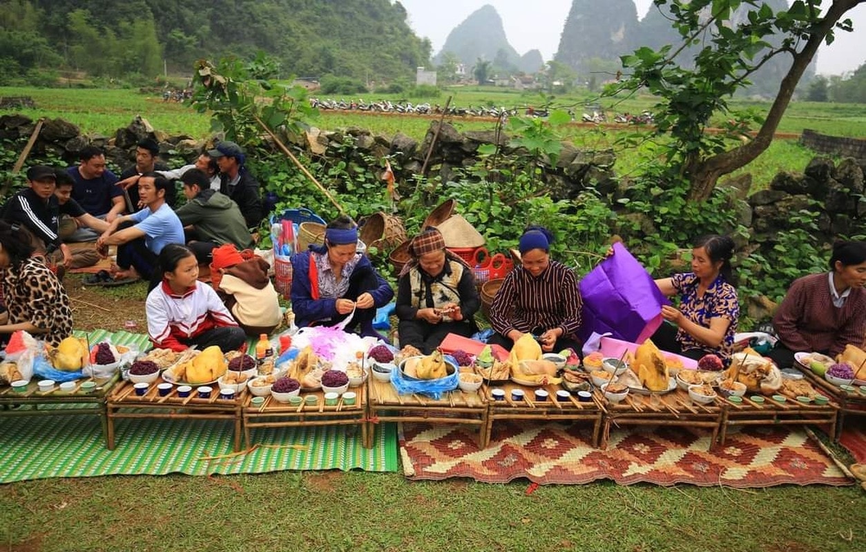 Tại Cao Bằng, Tết Thanh Minh là ngày lễ lớn của người dân (ảnh St)