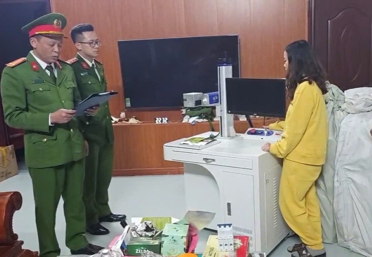 Cơ quan điều tra khởi tố bị can trong vụ án Sản xuất, buôn bán hàng giả là thực phẩm.