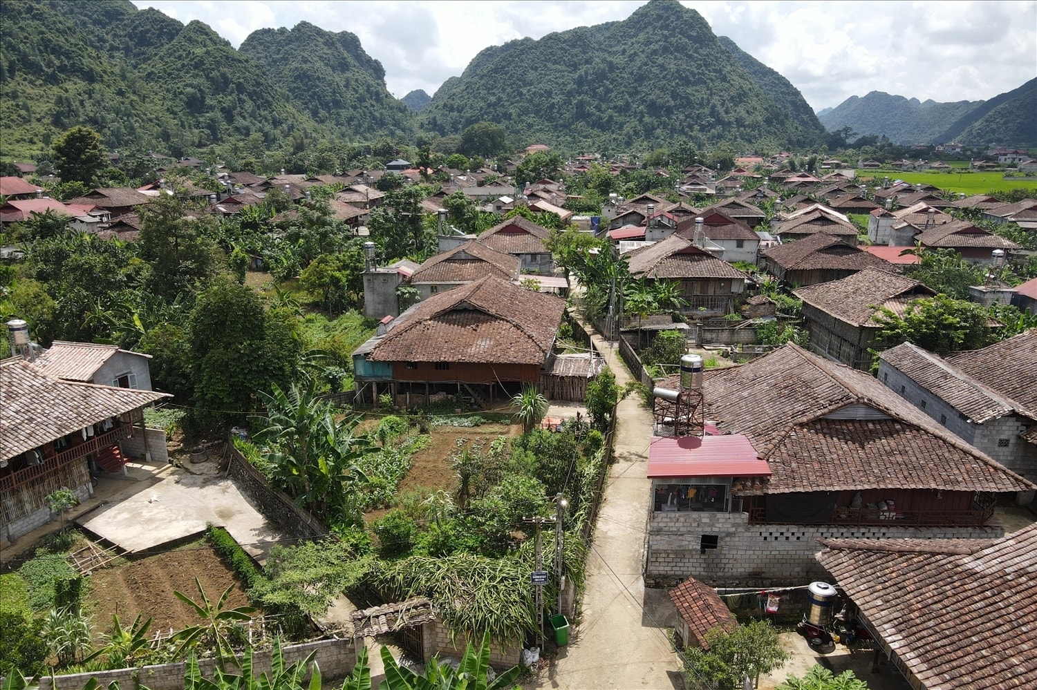 Nhờ thực hiện đồng bộ, hiệu quả các chính sách đời sống vùng đồng bào DTTS ngày càng được nâng cao