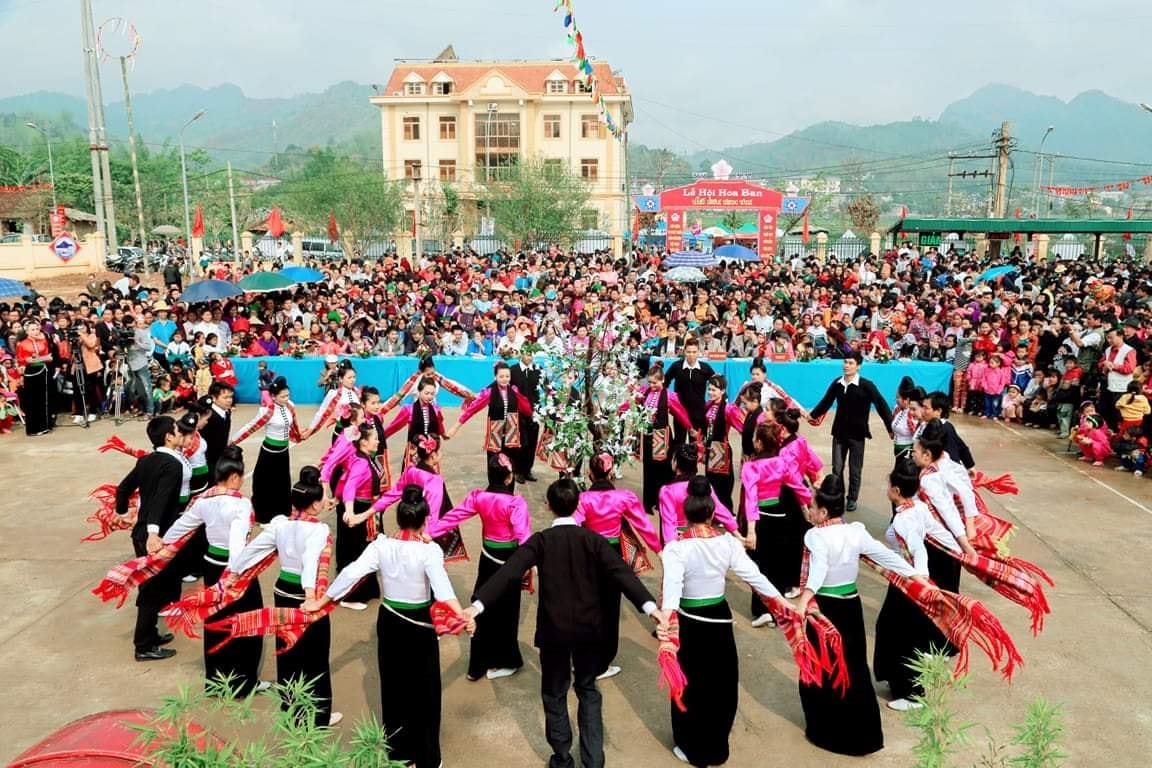 Xoè Thái là di sản VHPVT đại diện của nhân loại đươc UNESCO ghi danh tháng 4/2022.
