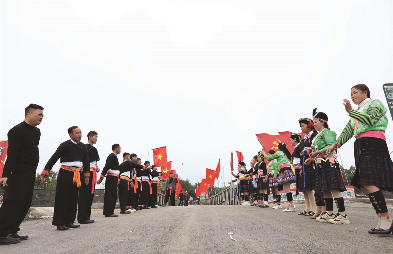 Trò chơi ném pao của người Mông