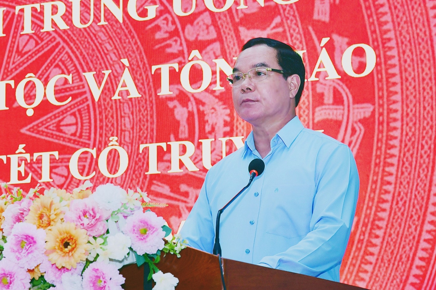 Bộ trưởng Bộ Dân tộc và Tôn giáo Nguyễn Đình Khang phát biểu chúc Tết Chôl Chnăm Thmây đồng bào Khmer tại Vĩnh Long. 