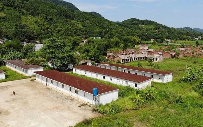 Dự án nhà máy Xi măng Thanh Sơn chỉ mới đầu tư một số hạng mục, rồi dừng thi công từ cuối năm 2010.