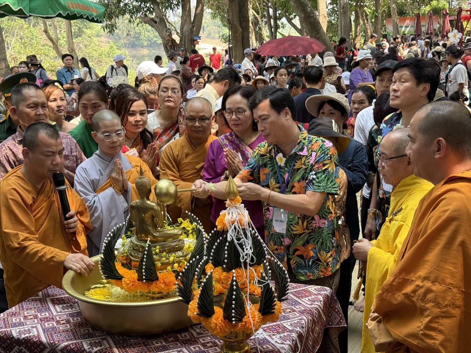 Lễ cúng tắm Phật