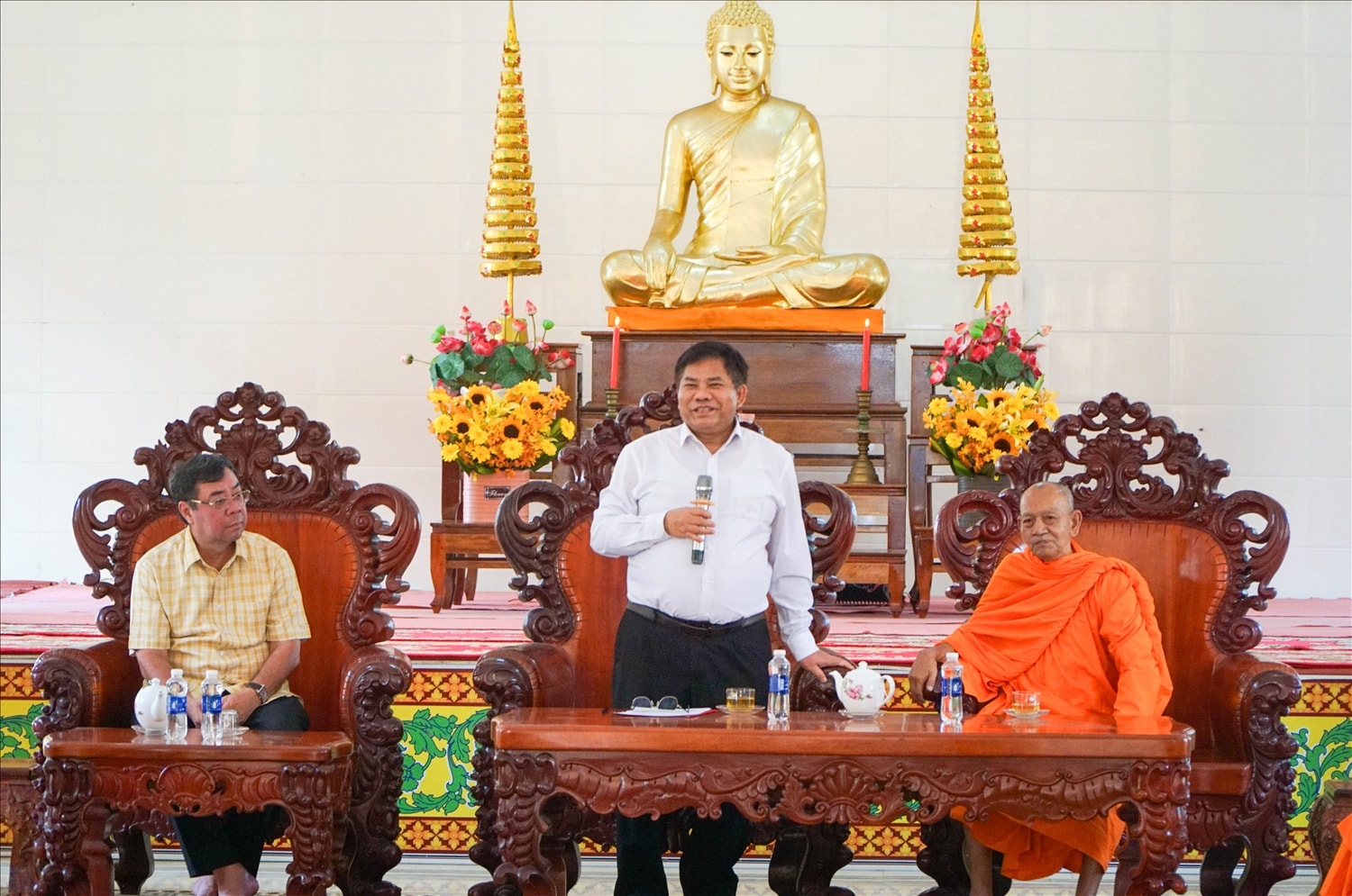 Thứ trưởng Y Thông phát biểu tại Học viện Phật giáo Nam tông Khmer