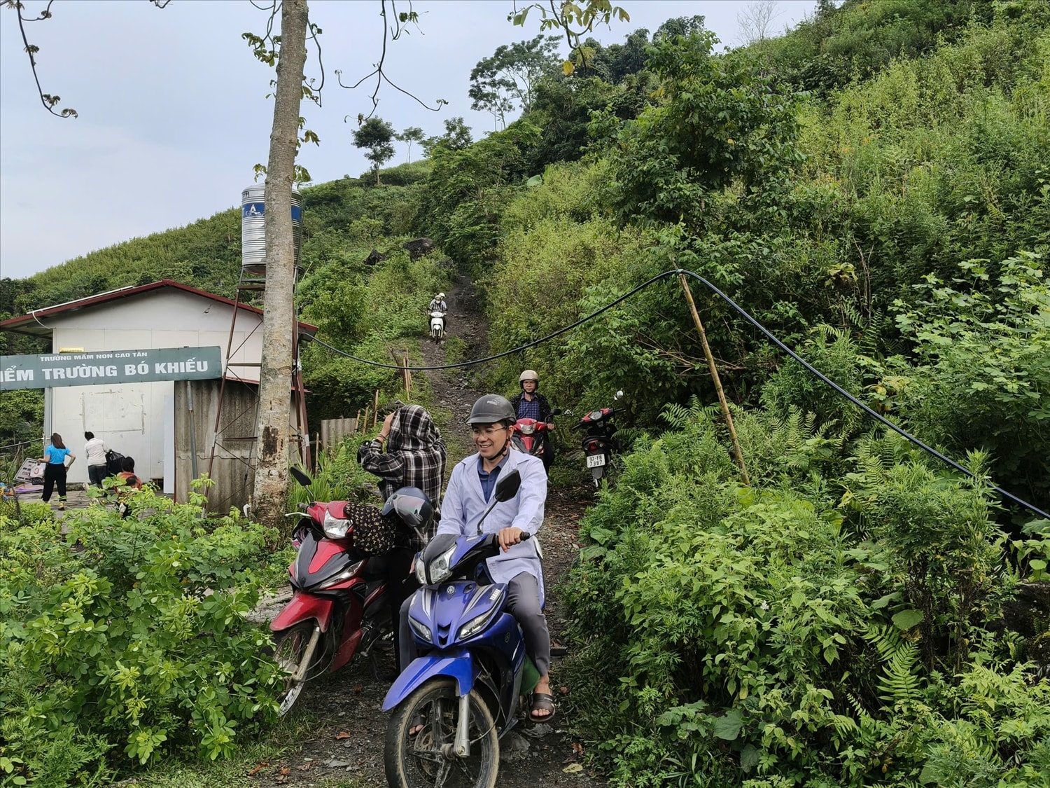 Cơ sở hạ tầng cần đi trước để mở lối giảm nghèo ở những địa bàn đặc biệt khó khăn. (Trong ảnh: Điểm trường  Bó Khiếu Cao Tân ở xã Cao Minh, tỉnh Thái Nguyên)