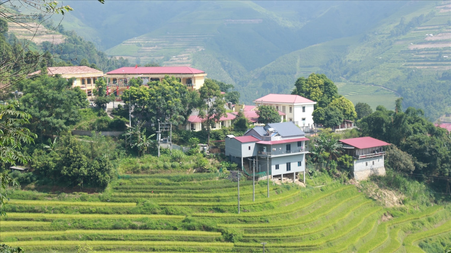 Diện mạo nông thôn vùng cao Lào Cai đổi thay từng ngày (Ảnh Trọng Bảo)