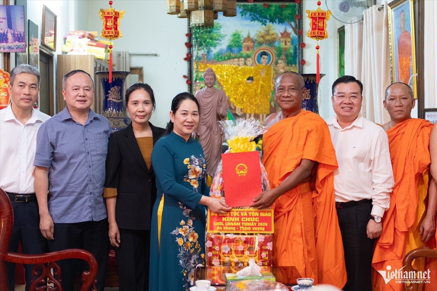 Thứ trưởng Nông Thị Hà thăm, chúc Tết Chôl Chnăm Thmây đồng bào Khmer tại TPHCM