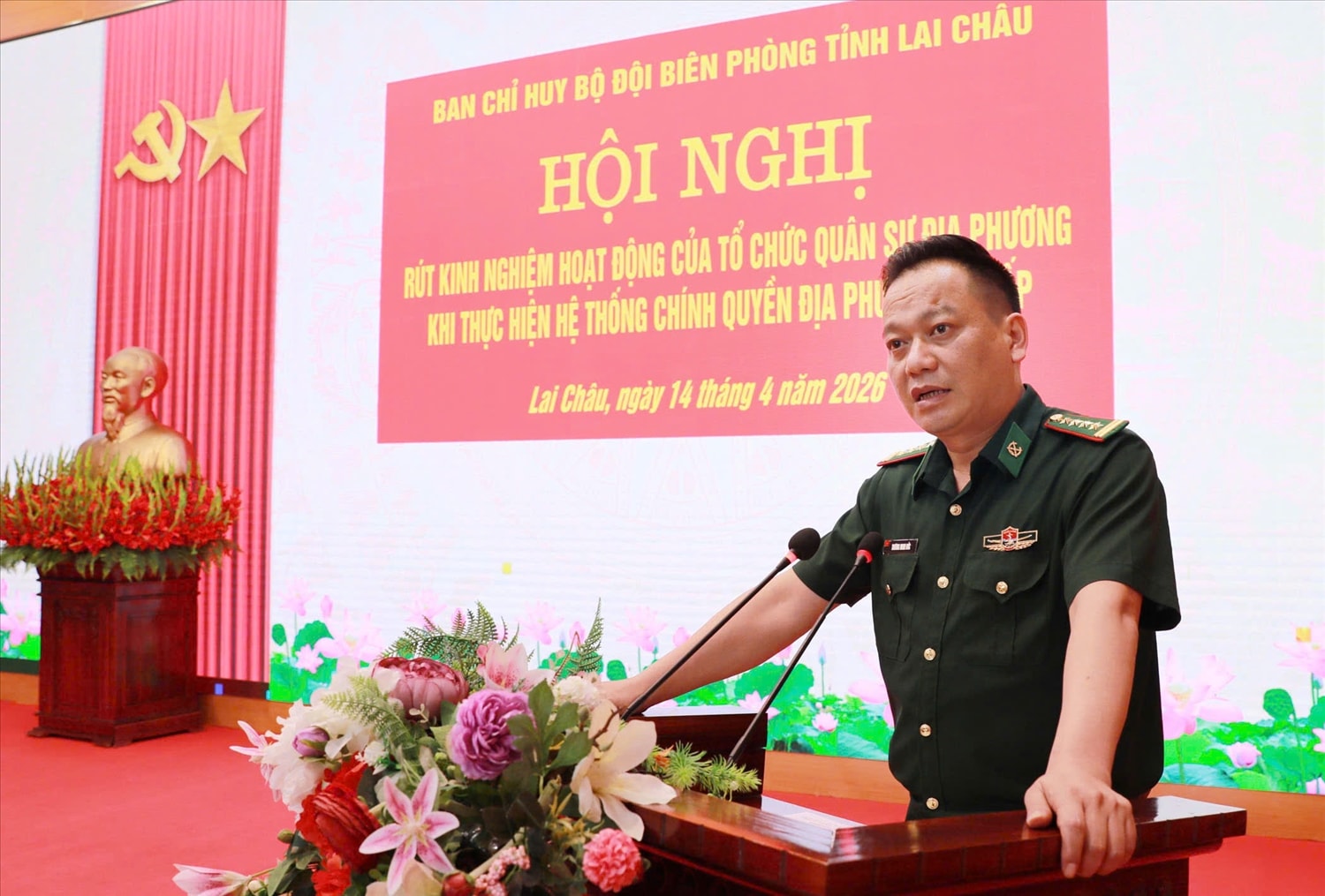 Đại tá Trương Minh Đức – Phó Bí thư Đảng ủy, Chỉ huy trưởng BĐBP tỉnh phát biểu tại Hội nghị