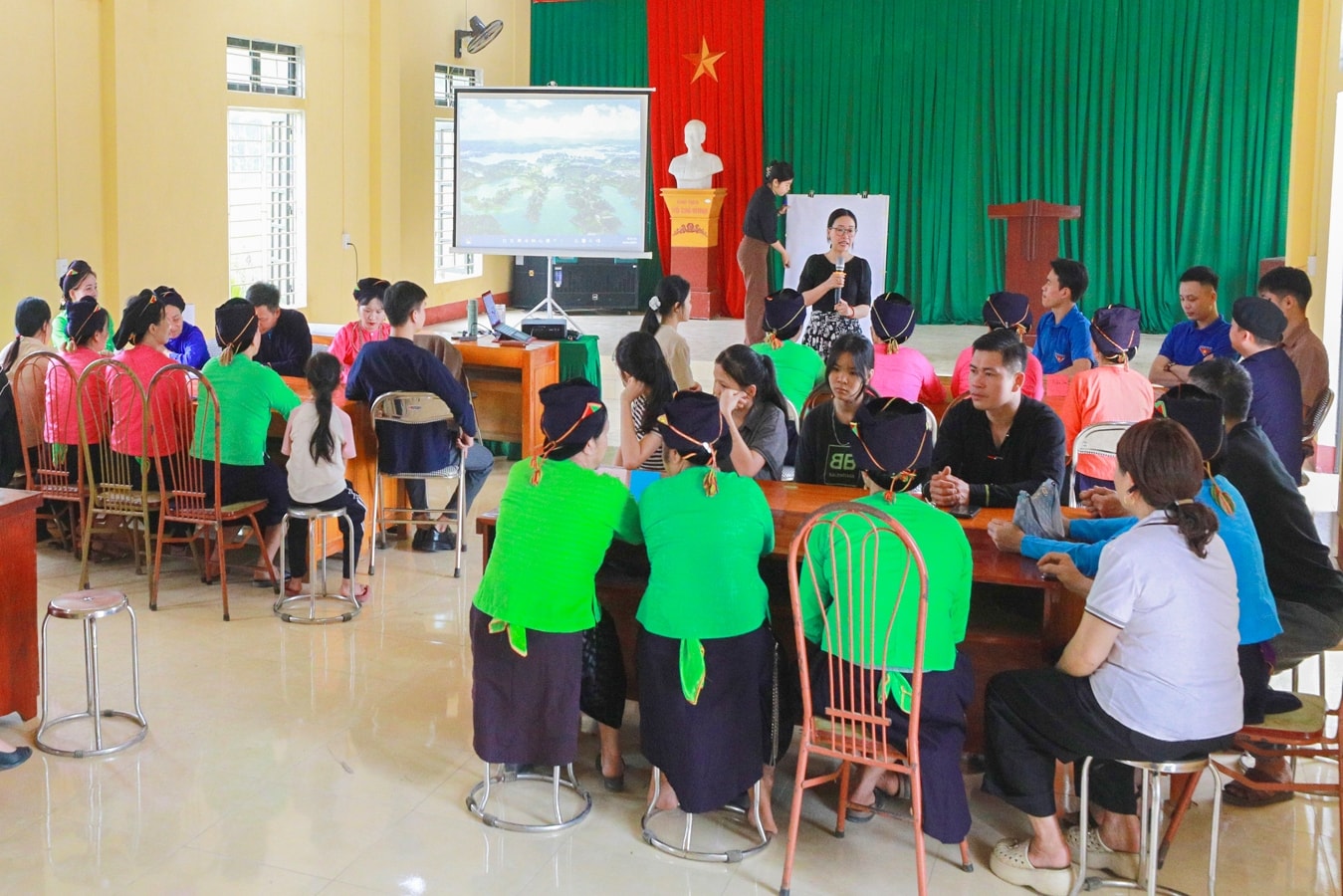 Nhiều lớp tập huấn phát triển du lịch cộng đồng và sinh kế xanh tại Lâm Thượng được tổ chức nhằm trang bị kiến thức, kỹ năng ứng xử, giao tiếp với khách du lịch