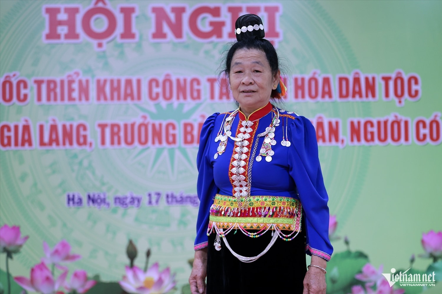 Bà Lò Thị Phấu là Nghệ nhân Ưu tú dân tộc Kháng, xã Quỳnh Nhai, tỉnh Sơn La. Nhiều năm qua, bà đã gìn giữ, truyền dạy các làn điệu dân ca, dân vũ của dân tộc Kháng cho con em đồng bào.