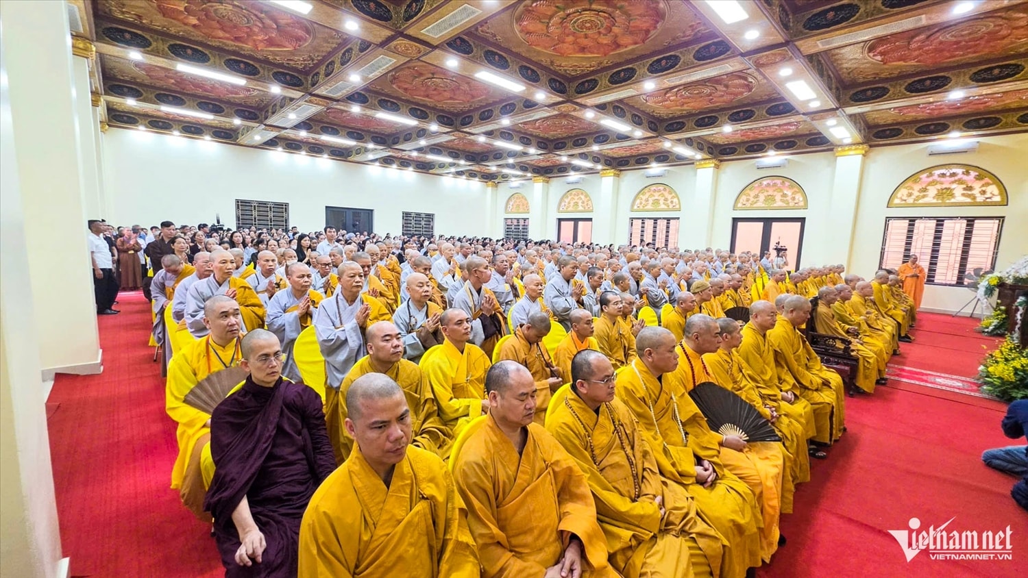 Chư tăng ni, Phật tử nhất tâm cầu nguyện