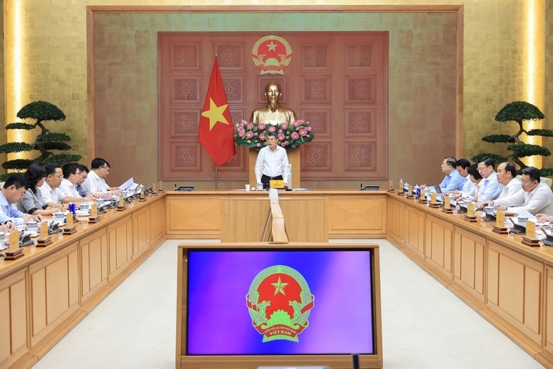 Thủ tướng: Bộ, ngành công thương phải gánh vác nhiệm vụ trọng tâm, tiên phong xử lý các tồn tại và thúc đẩy các hoạt động sản xuất kinh doanh để đạt mục tiêu đề ra - Ảnh: VGP/Nhật Bắc