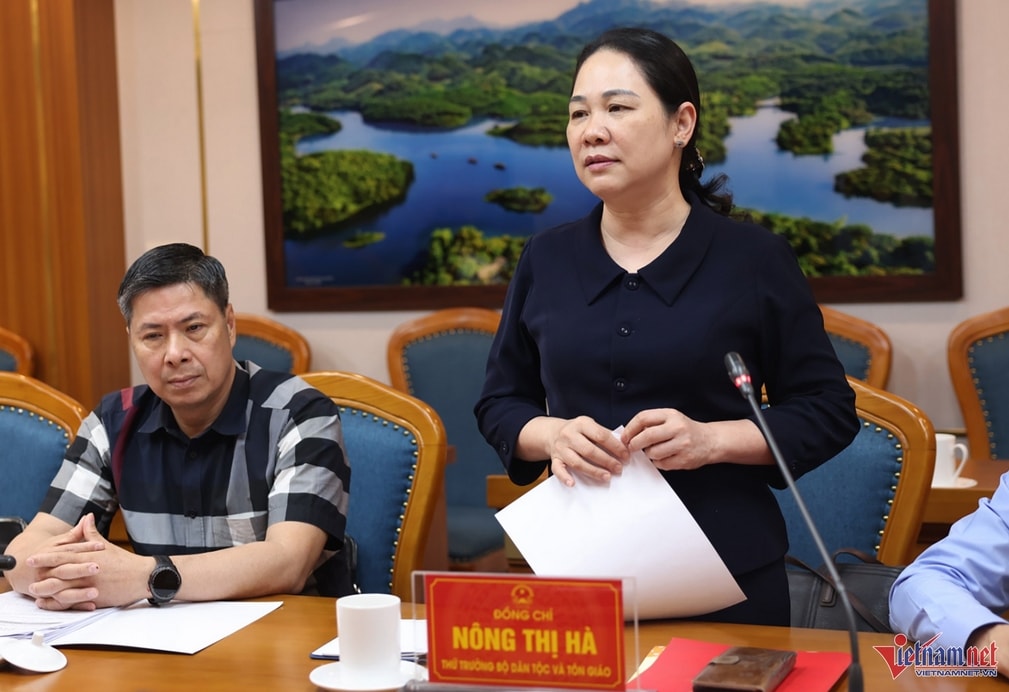 Thứ trưởng Nông Thị Hà phát biểu tại buổi làm việc với tỉnh Phú Thọ. (Ảnh: Đức Hoàng)